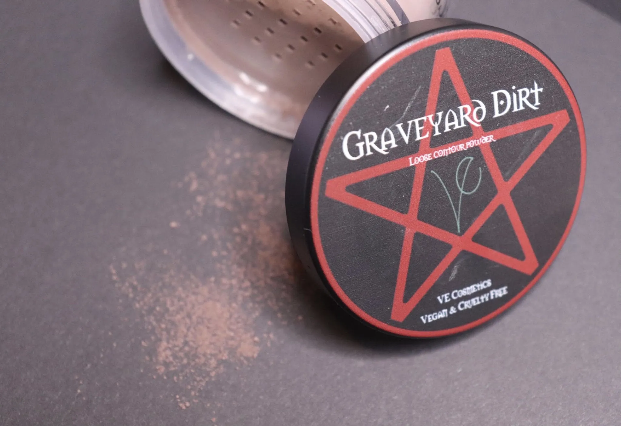 Graveyard Dirt Cool Toned Contour Powder - Medium